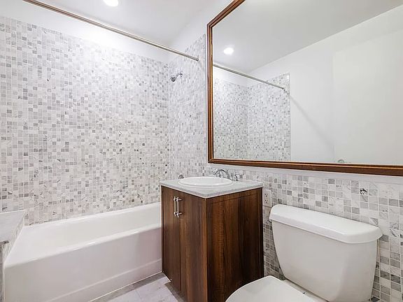 5th image of 37 Wall St APT 11Q