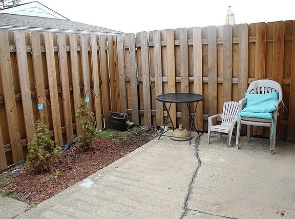 4th image of 1377 Fremont Dr #0
