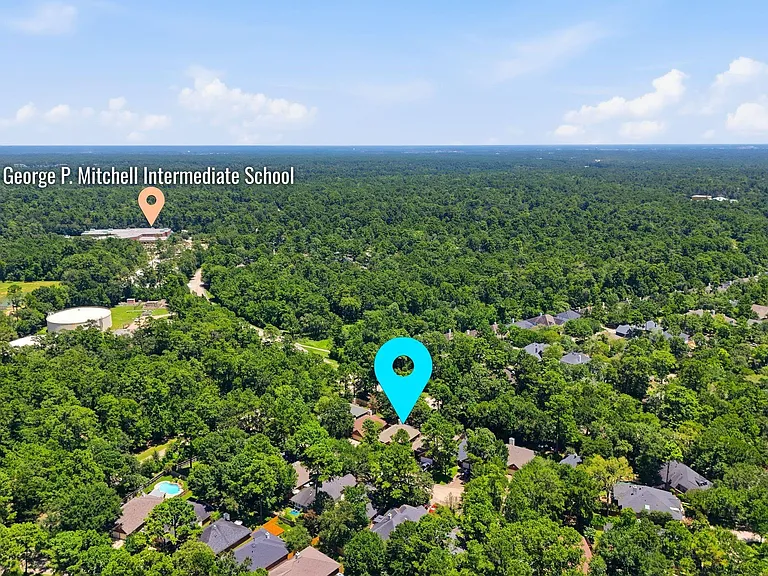 18 Mulberry Glen Pl — Photo 46