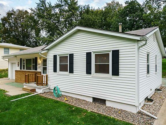 2nd image of 3027 S 48th Ave
