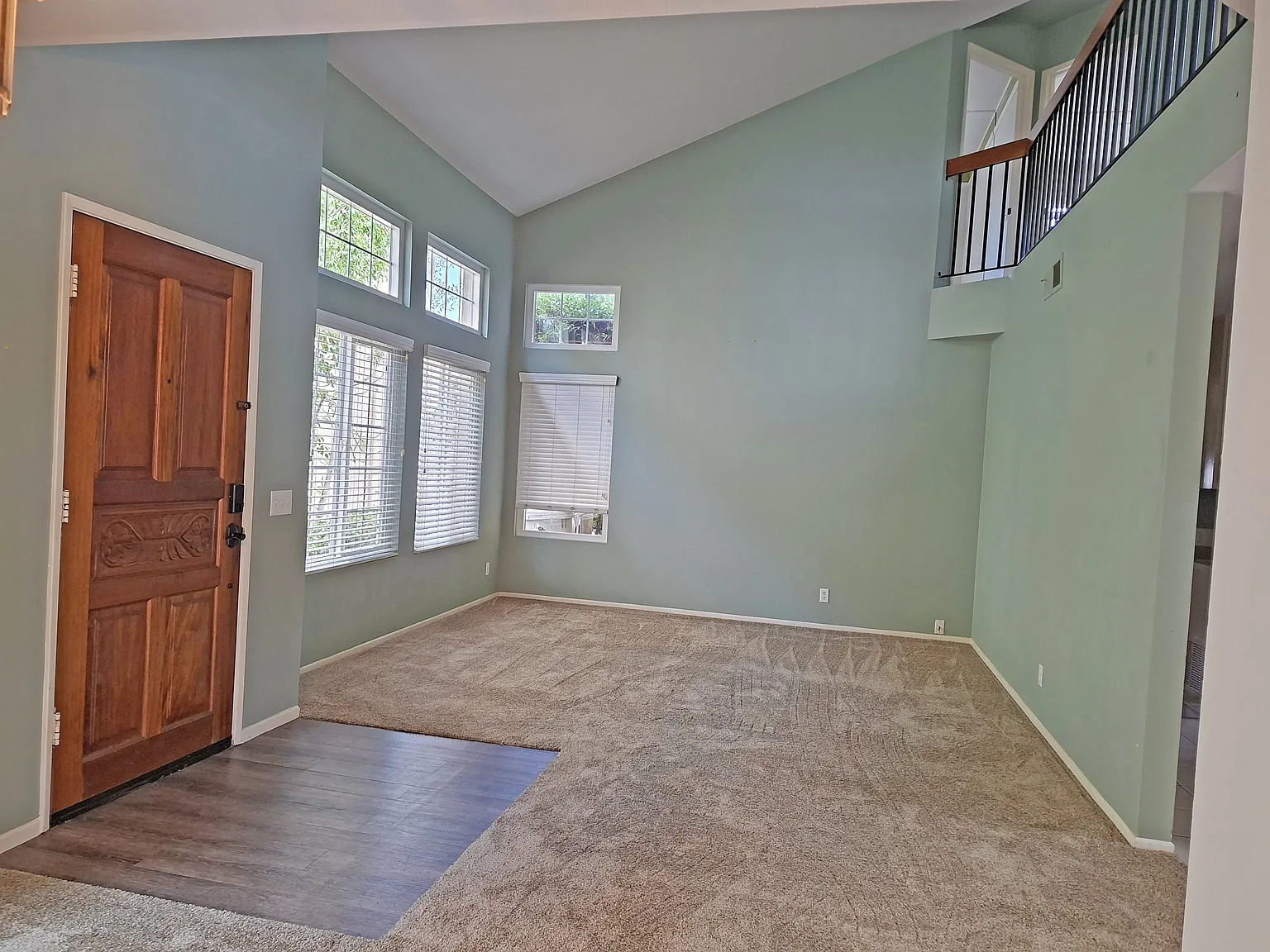 4 bed, 2.5 bath, 1832 sqft, $4,500 — Photo 2