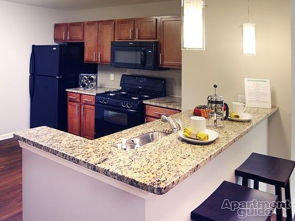 3rd image of 3175 Longwood Ln APT 204