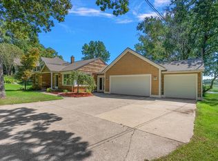 114 River Hills Dr, Holland, MI 49424