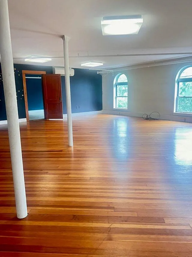2 bed, 1.0 bath, 2068 sqft, $3,600 — Photo 3