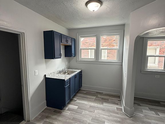 4th image of 14720 Winthrop St #1