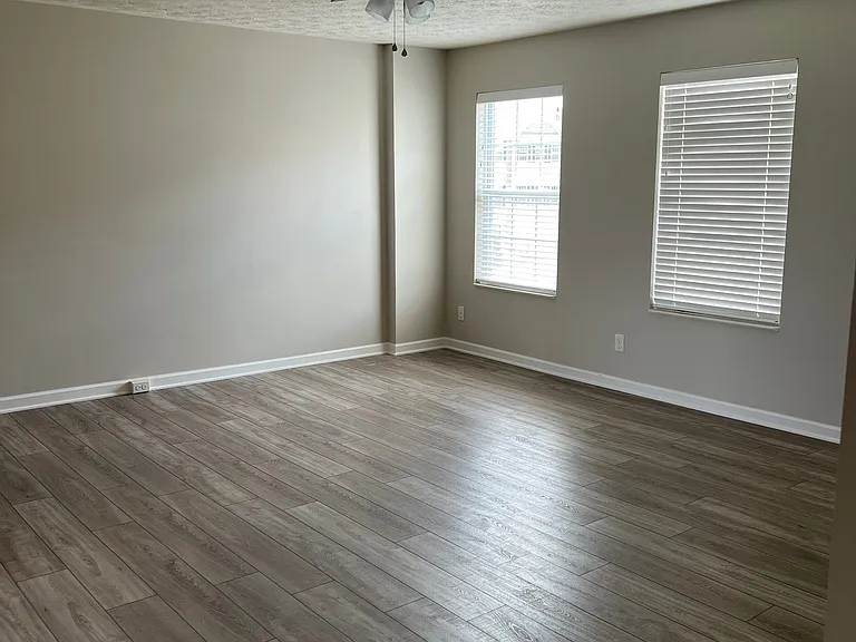 102 Alderwood Dr — Photo 6