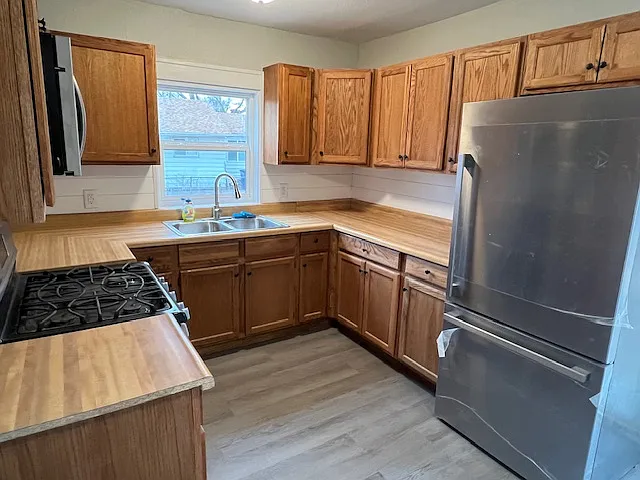 1429 Bensch Dr — Photo 6