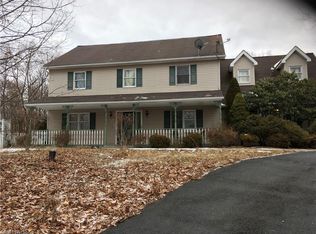 2502 Vista Dr, Blakeslee, PA 18610