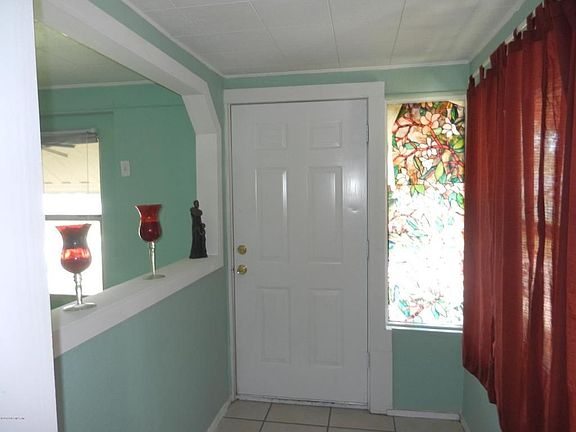 2nd image of 844 Essex St