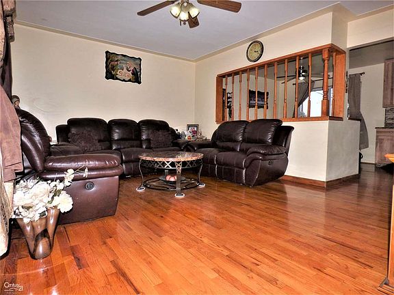 5th image of 32876 Eiffel Ave