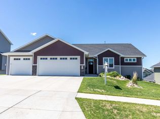 2709 E Calgary Ave, Bismarck, ND 58503