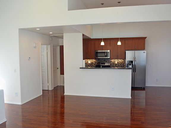 4th image of 1730 Thomas Ave Unit 1