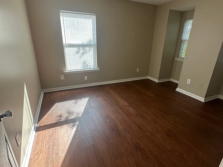 708 Hewespoint Ct — Photo 28