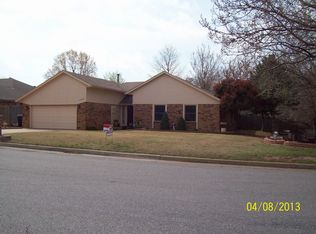 12024 Hollyrock Dr, Yukon, OK 73099