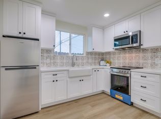 2261A Granada Ave, Long Beach, CA 90815