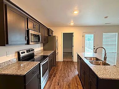 4th image of 211 S Galena Ave APT 1