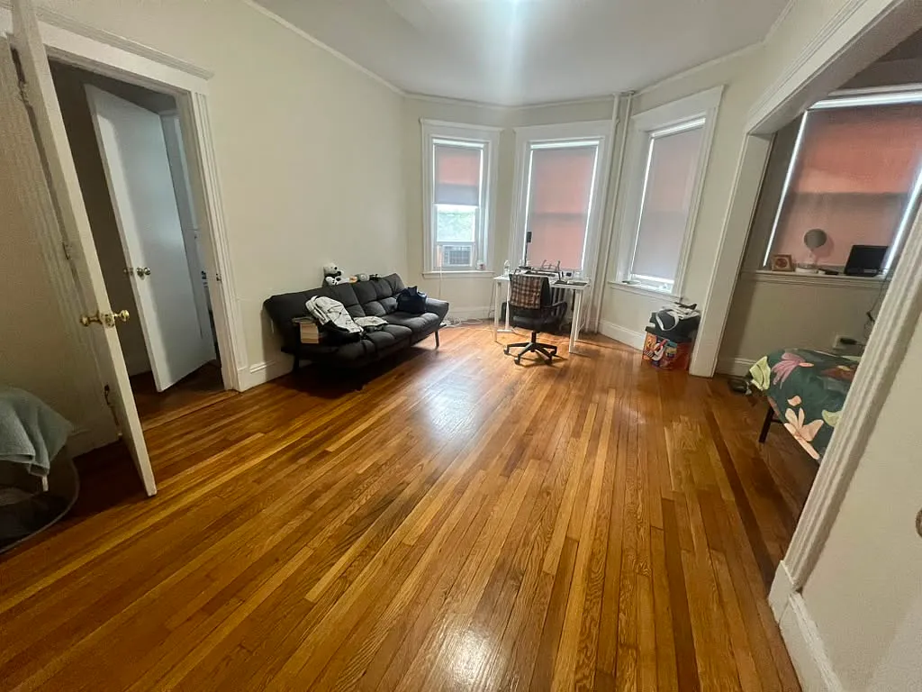 1 bed, 600 sqft, $2,400 — Photo 2
