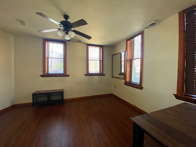 1340 W 19th St #1 — Photo 3