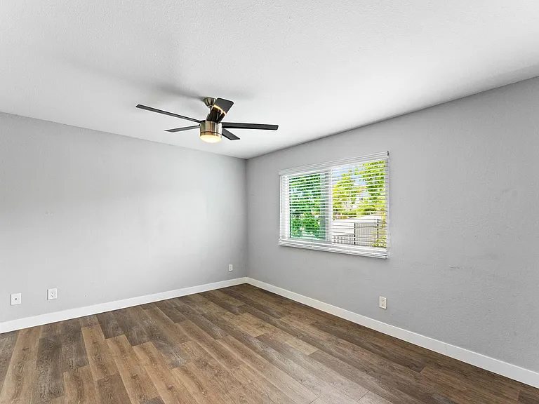 Vista Terrace — Photo 4