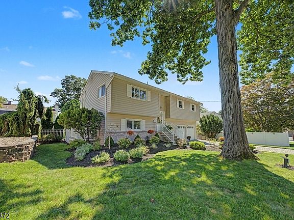 2nd image of 3 Rose Ct
