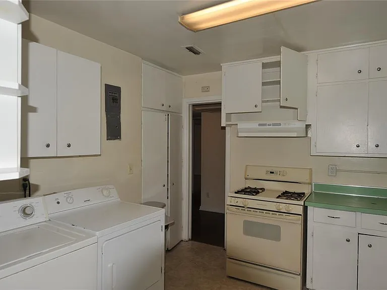 1410 NW 7th Rd — Photo 12