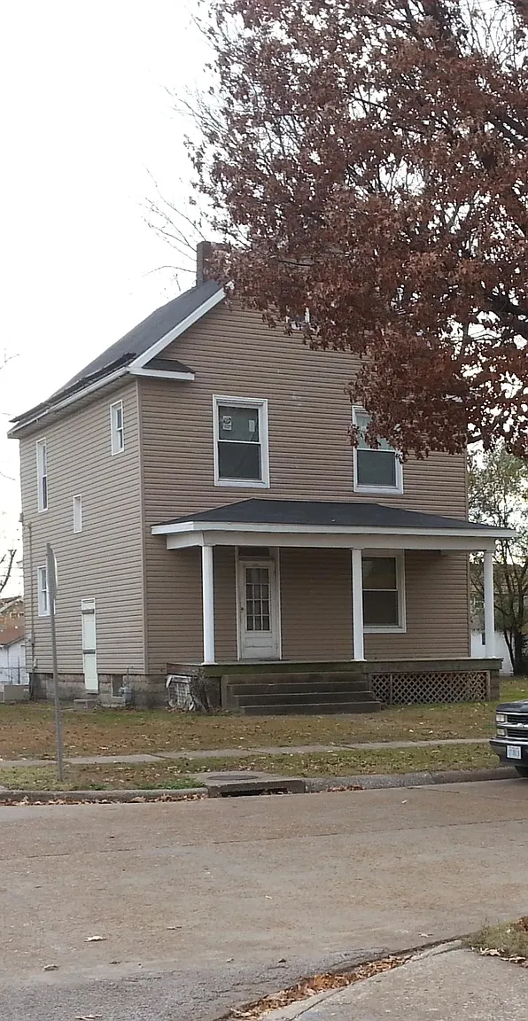 1674 4th St photo 1