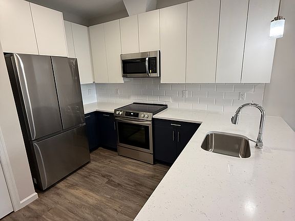 3rd image of 315 Lake St #501