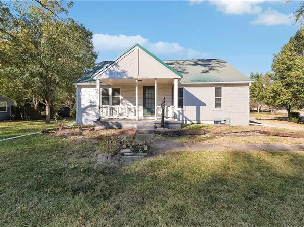 8120 Spring Valley Rd, Raytown, MO 64138