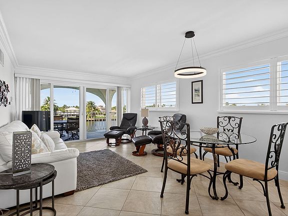 4th image of 505 N Riverside Drive #21