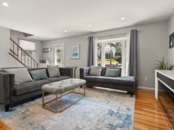 159 Glenellen Rd, West Roxbury, MA 02132