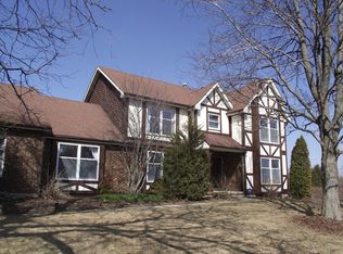 6N610 Pinto Dr, St Charles, IL