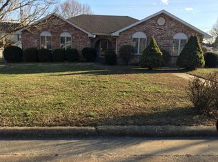 910 E Colgate St, Bolivar, MO 65613