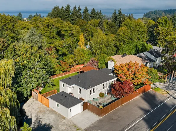 2020 Sunset Drive W, University Place, WA 98466