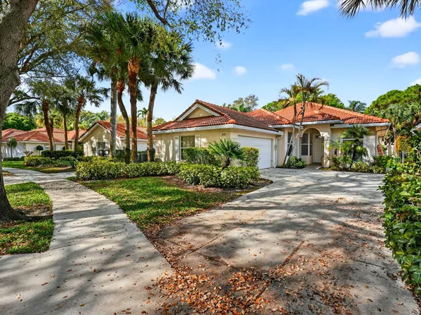 217 E Tall Oaks Circle, Palm Beach Gardens, FL 33410