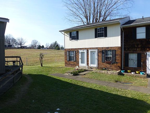 End Unit away from Street