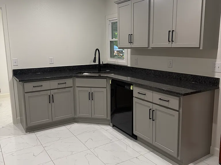 1003 Adams Ave — Photo 1