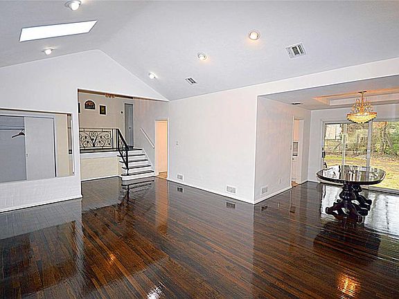 3rd image of 5 Gilbert Rd