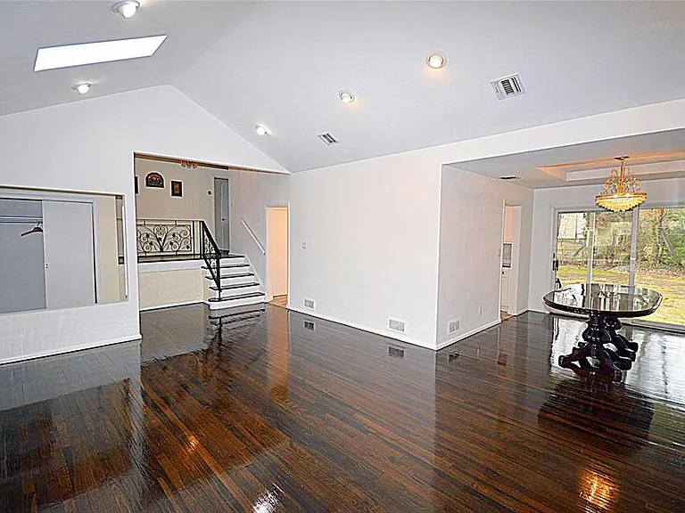 5 Gilbert Rd — Photo 3