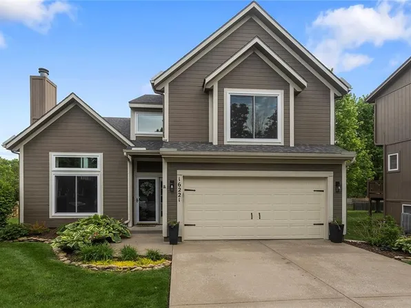 16221 W 158th St, Olathe, KS 66062