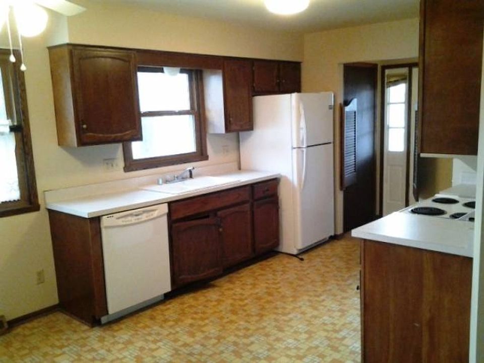 2nd image of 1734 Rawson Ave