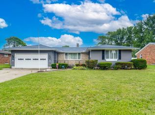 3827 Valleyview Dr, Lorain, OH