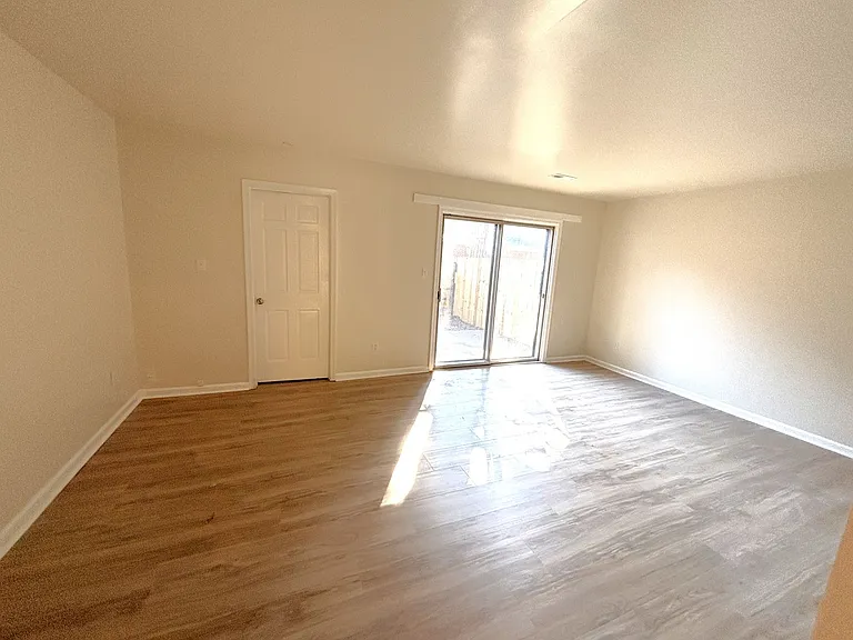 396 Deputy Ln #B — Photo 6
