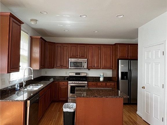 5th image of 4925 Saddleridge Ct