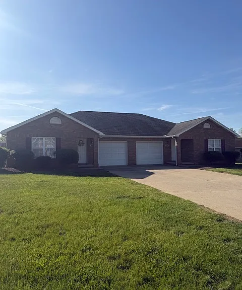 415 Dalewood Dr — Photo 1