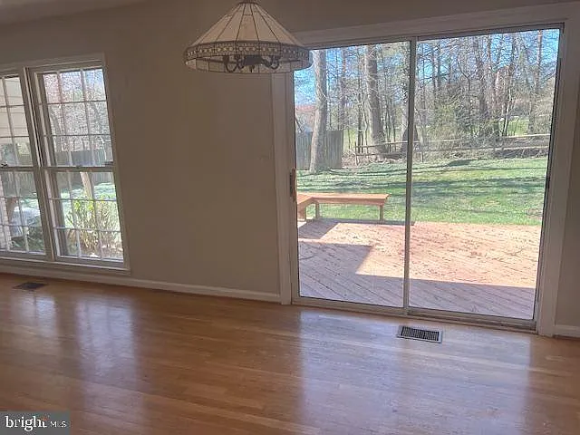 8523 Tysons Ct — Photo 6