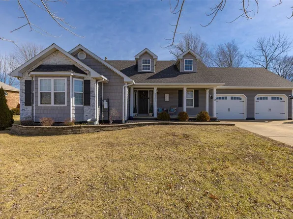 1302 Stonegate St, Farmington, MO 63640