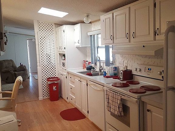 2nd image of 329 Ivy Ln