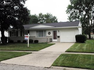 5160 Oakview Dr, Swartz Creek, MI 48473