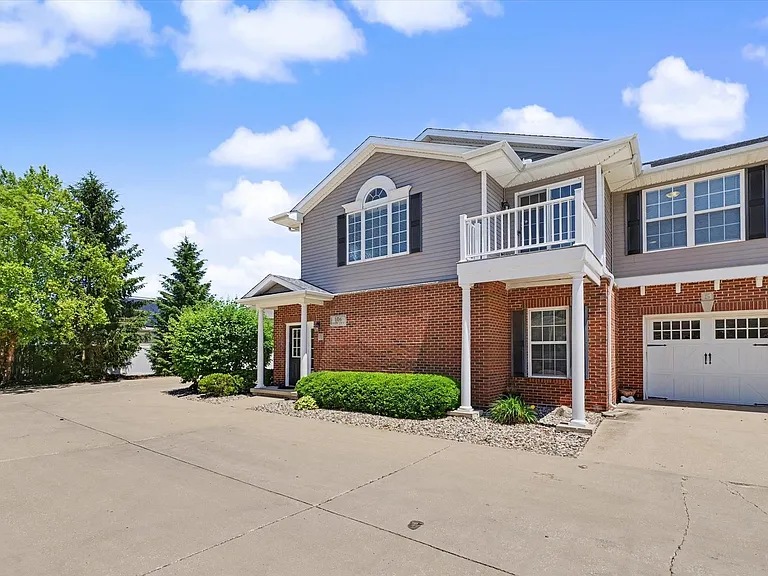 106 Essex Ln #3 — Photo 3