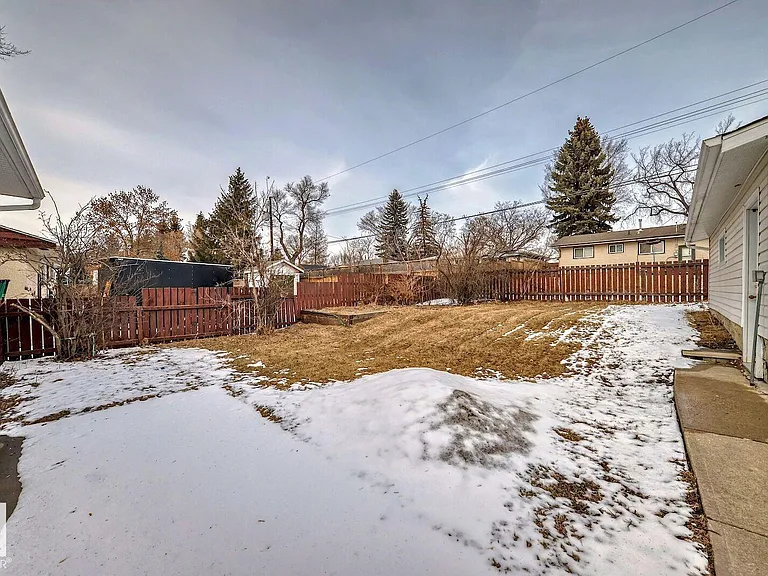 37 Sheridan Dr — Photo 4